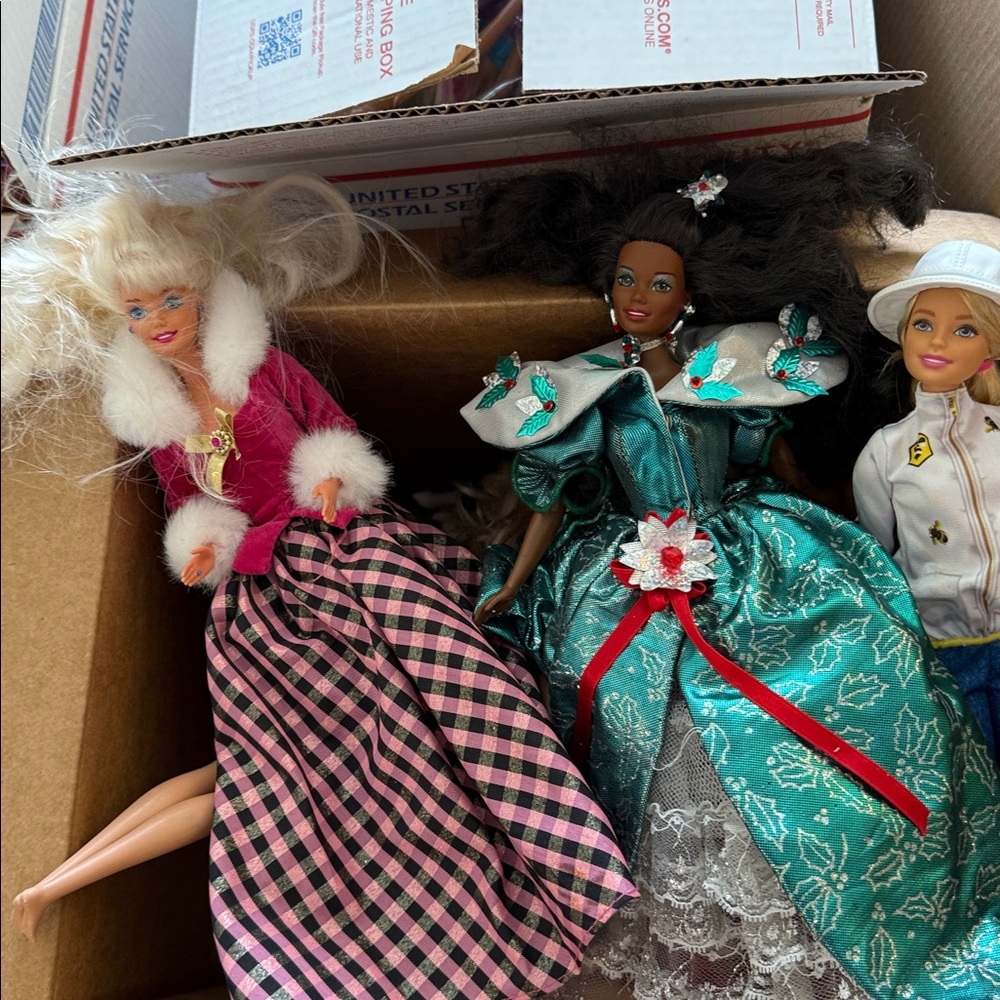 Barbies Bracelets & Dolls - Picture 2 of 8